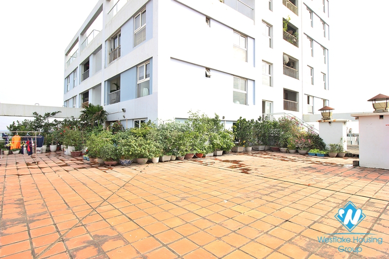 Stunning one bedroom apartment for rent on Lac Long Quan 